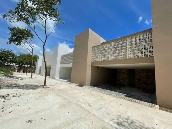 Townhouse en PRE-VENTA en Privada Temozon 30-30 en Temozon