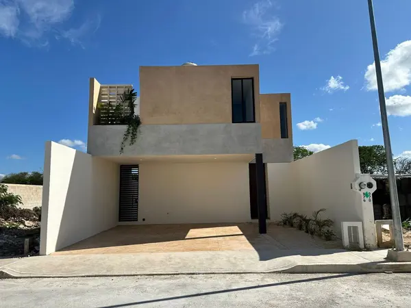 Casa en Pre-Venta en Real Montejo con piscina y recámara en planta baja