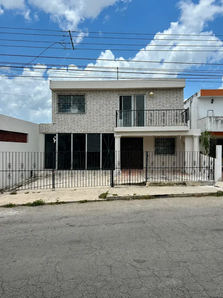 Casa en Venta en Mérida, Zona Miguel Alemán con Patio y Alberca Casa en Venta en Mérida, Zona Miguel Alemán con Patio y Alberca