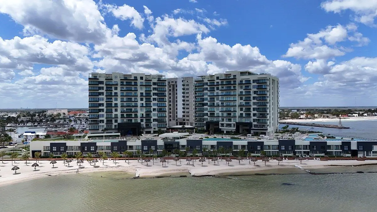 Departamento en venta en Yucalpeten, Progreso — foto 1 de 50