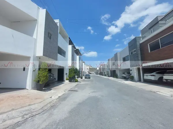 Casa en venta en Cumbres del Valle, Monterrey — foto 2 de 24