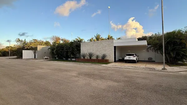 Casa de 1 Planta en Venta con 1,120m2 de Superficie en La Rejoyada
