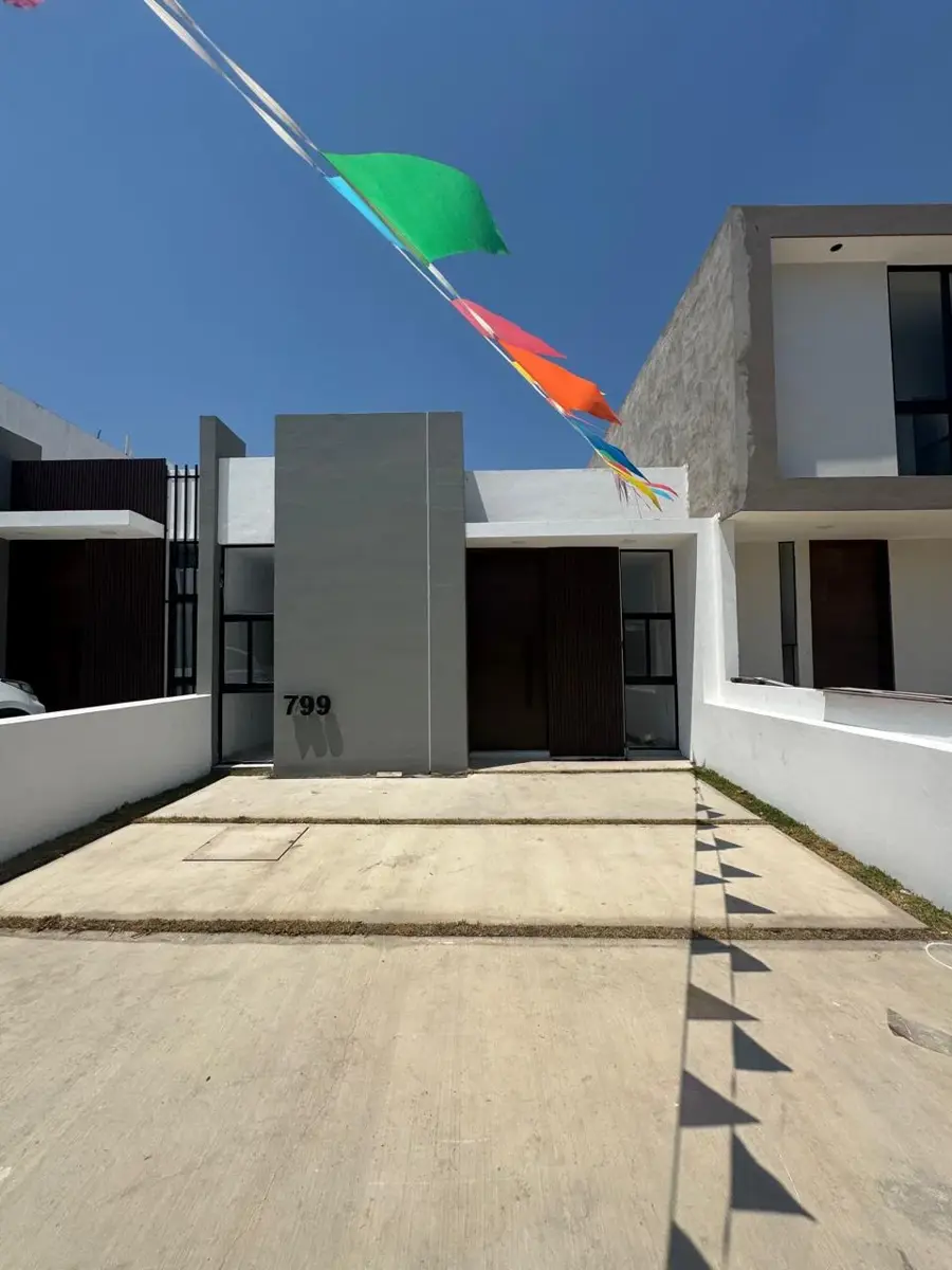Casa en venta en Jardines del Llano, Villa de Álvarez — foto 1 de 12