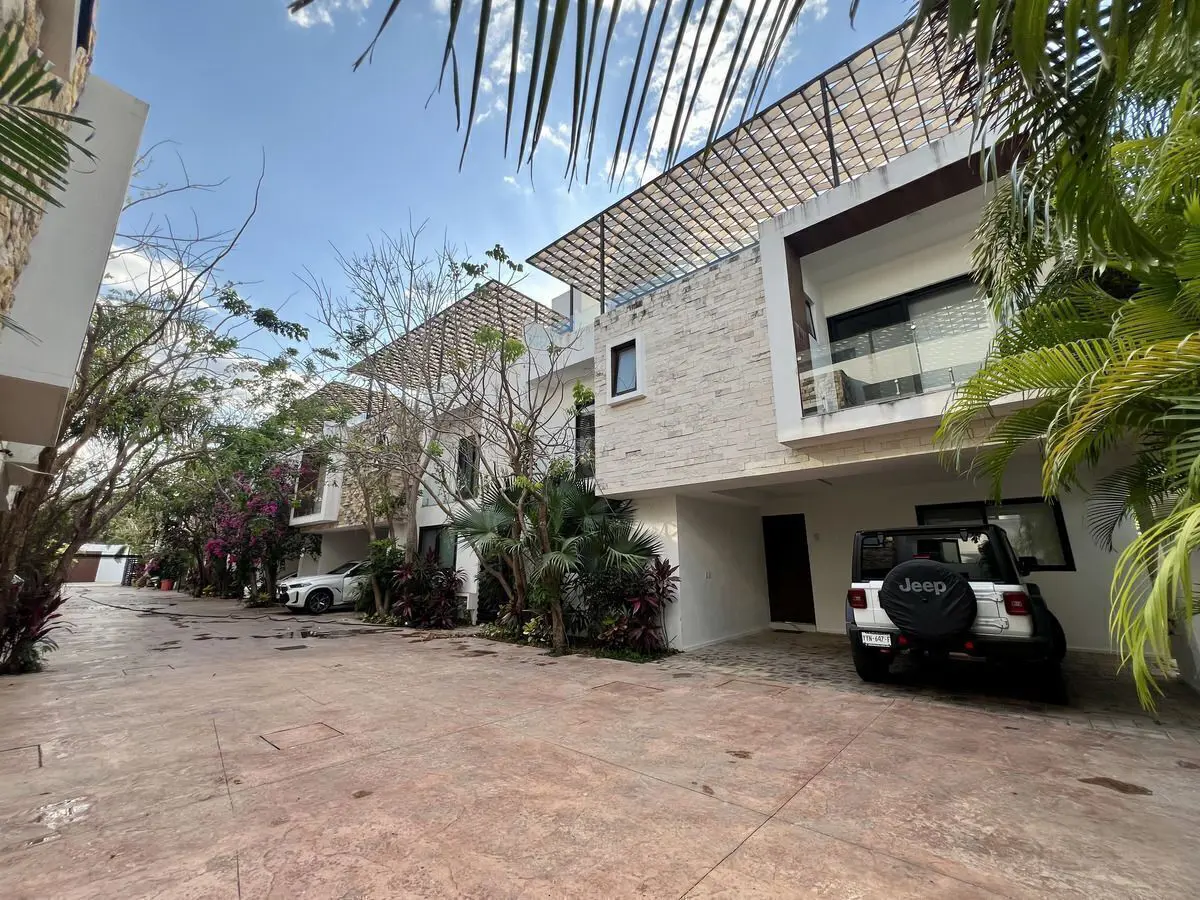 Casa en renta en Temozon Norte, Mérida — foto 1 de 23