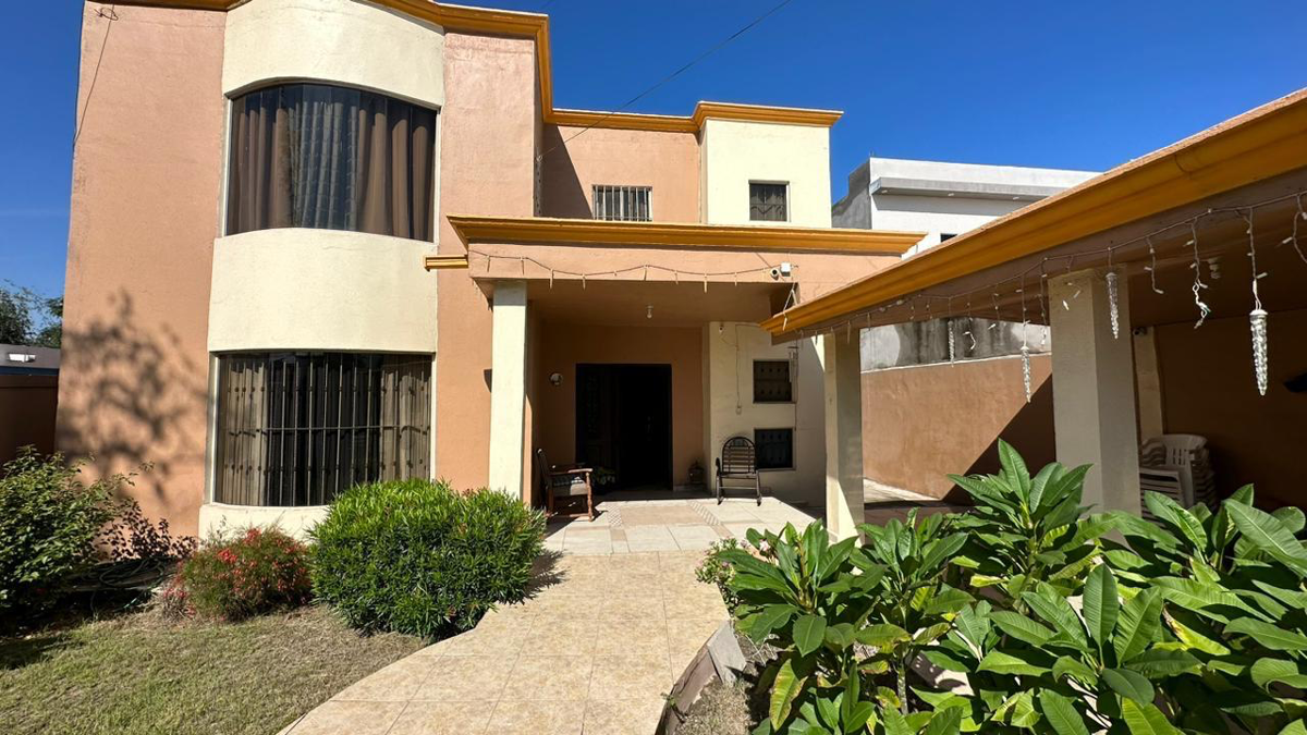 Casa en venta en El Pueblo, Monclova — foto 1 de 32
