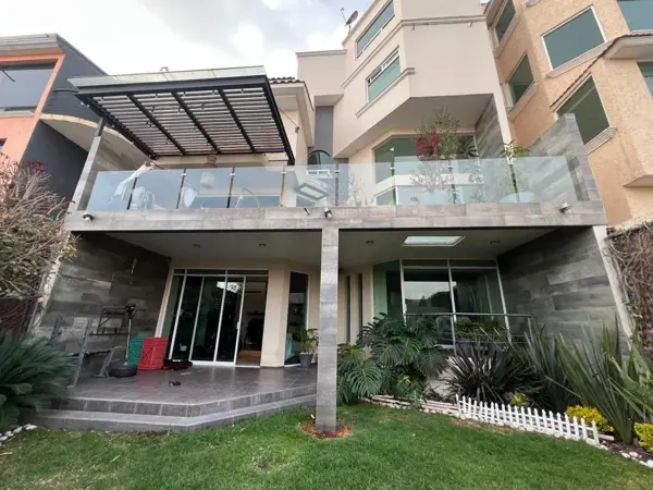 Hermosa Amplia y Moderna en Fraccionamiento