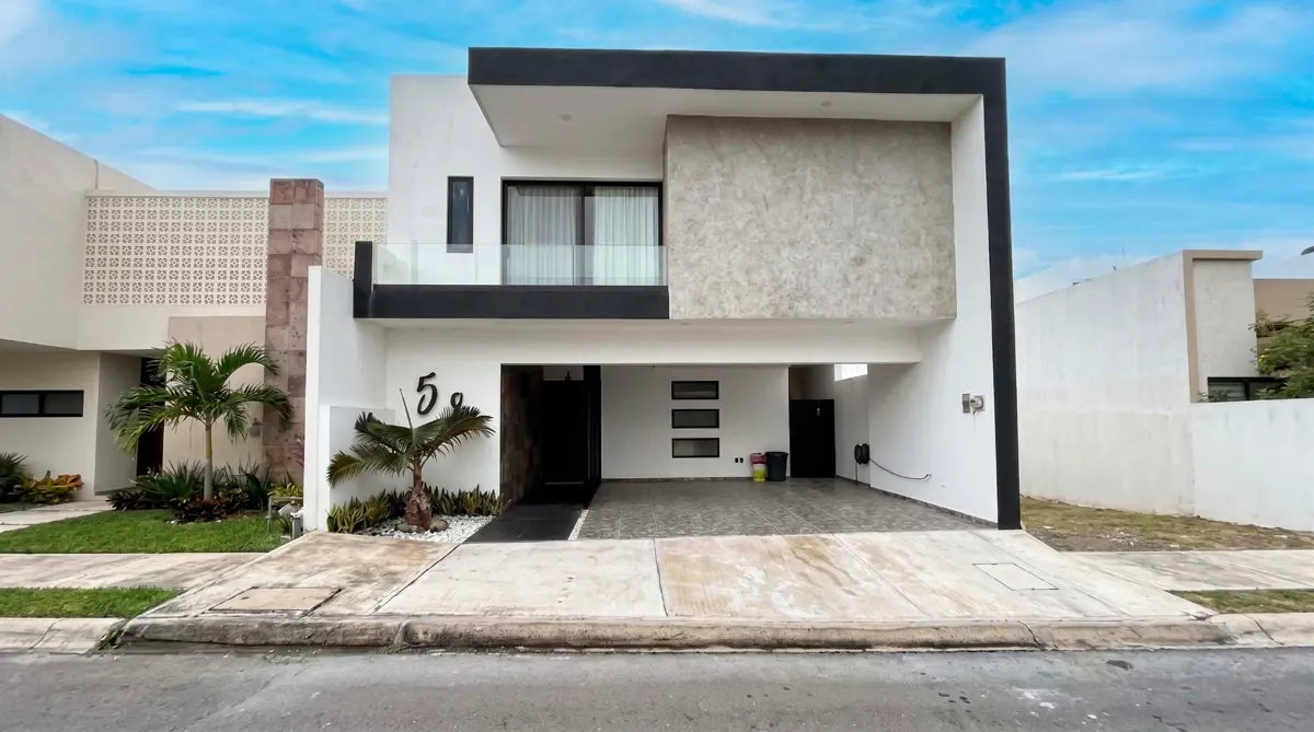 Casa en venta en Lomas de la Rioja, Alvarado — foto 1 de 23