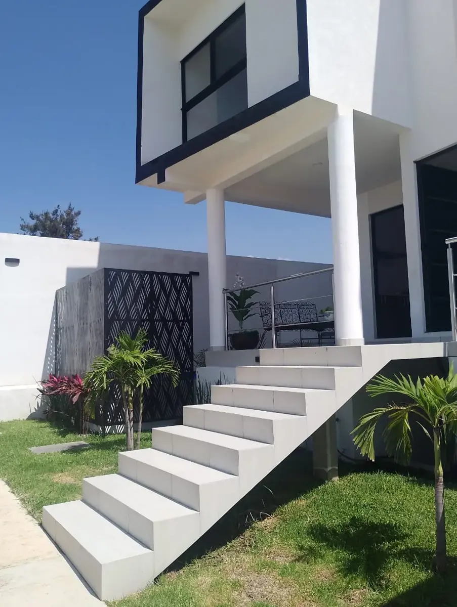 Casa en venta en Lomas de Cortes, Cuernavaca — foto 1 de 15