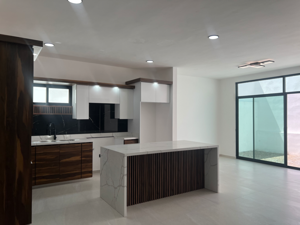 Casa en venta en Rincón de los Encinos, Saltillo — foto 1 de 25