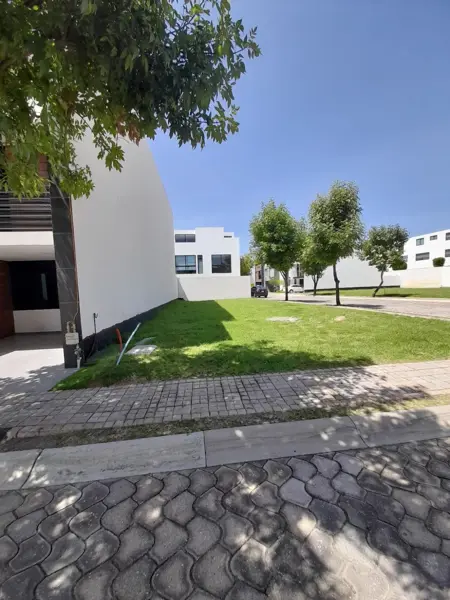 Terreno en venta en Lomas de Angelópolis, San Andrés Cholula — foto 3 de 9