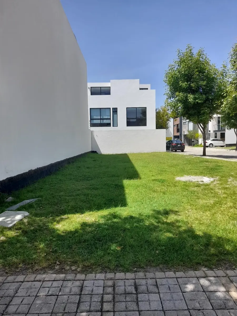 Terreno en venta en Lomas de Angelópolis, San Andrés Cholula — foto 1 de 9