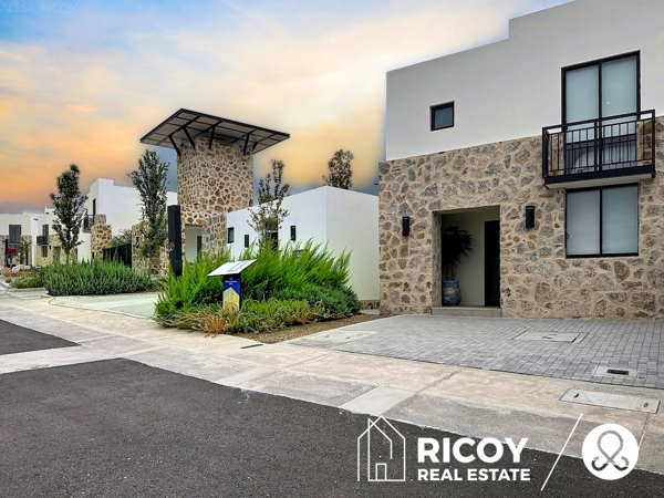 Casa con recámara en Planta Baja en Zarú Querétaro