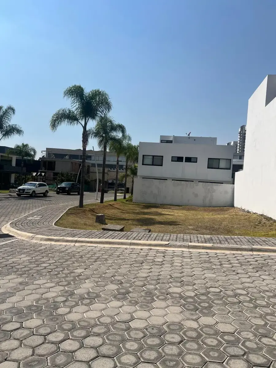 Terreno en venta en Lomas de Angelópolis, San Andrés Cholula — foto 1 de 5