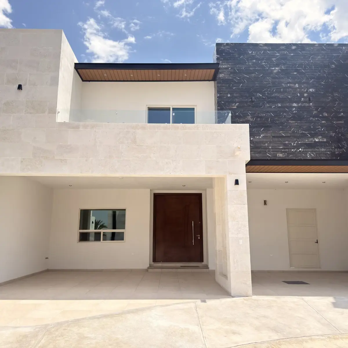 Casa en venta en Rincón de Alcántara, Saltillo — foto 1 de 17