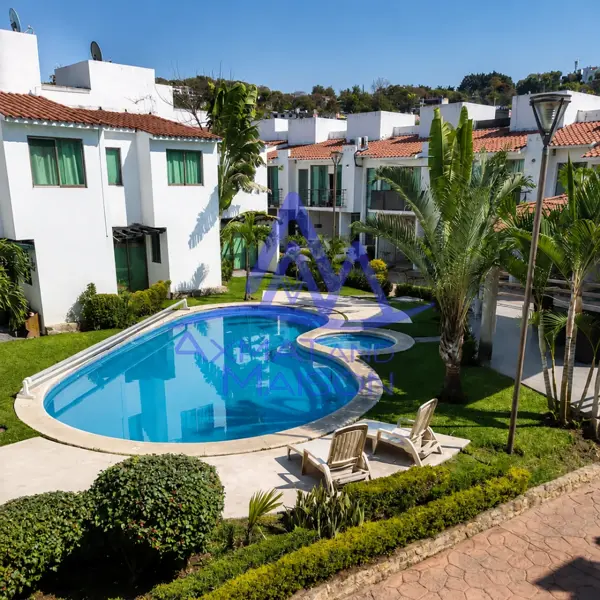 Casa en Venta en Emiliano Zapata, Morelos: En Comunidad Cerrada con Piscina