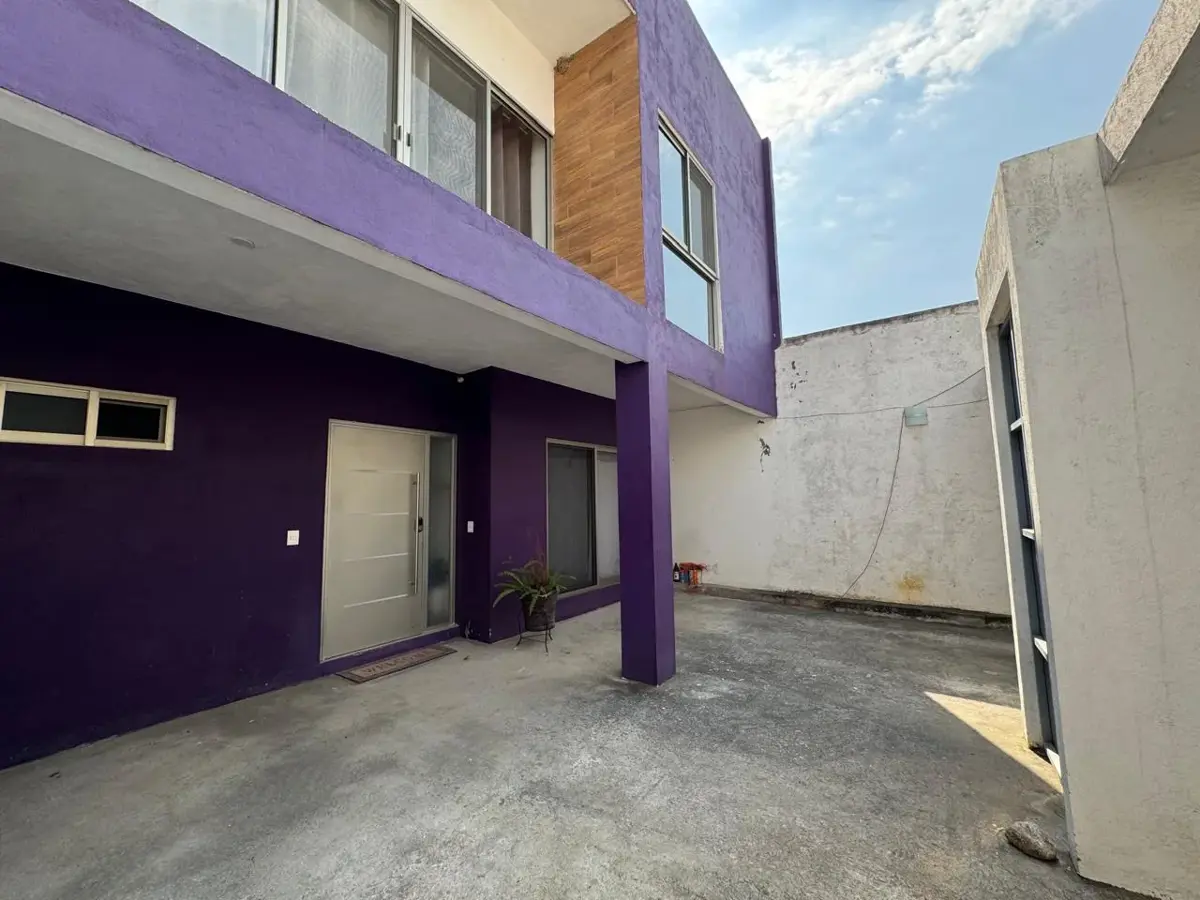 Casa en venta en Lomas de Tzompantle, Cuernavaca — foto 1 de 31