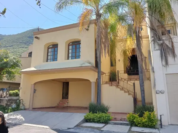CASA EN VENTA EN LOMAS DEL PASEO, MONTERREY CASA EN VENTA EN LOMAS DEL PASEO, MONTERREY