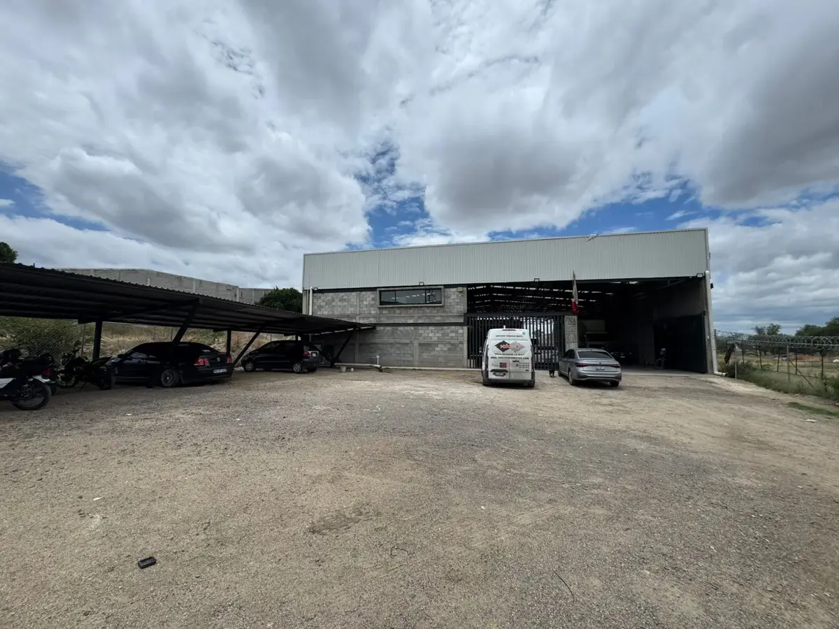 Bodega en venta en 10 de Mayo, León — foto 1 de 5