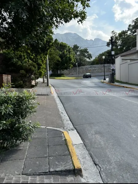 Casa en renta en Jardines Coloniales, San Pedro Garza García — foto 2 de 12