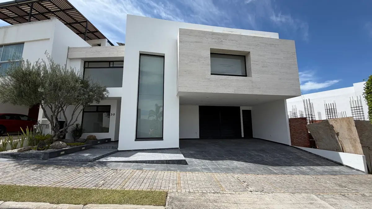 Casa en venta en Lomas de Angelópolis II, San Andrés Cholula — foto 1 de 32