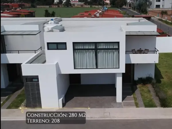 CASA EN RENTA EN PRIVADA DE 7 CASAS EN AV. ARBOL DE LA VIDA con vigilancia, Metepec.