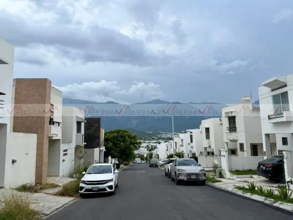 Casa en renta en Colinas del Huajuco, Monterrey — foto 2 de 16