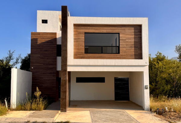 Casa en Venta en Carretera Nacional, Santiago, NL