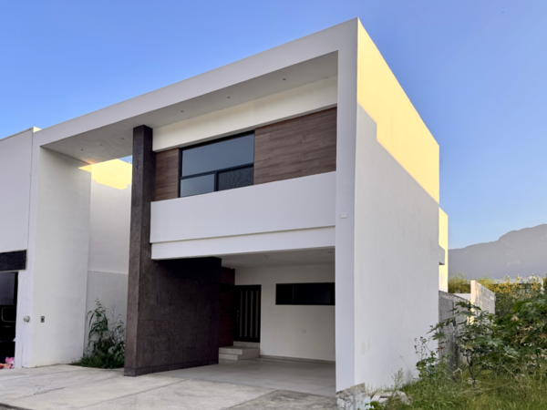 Casa en Venta en Carretera Nacional, Santiago, NL