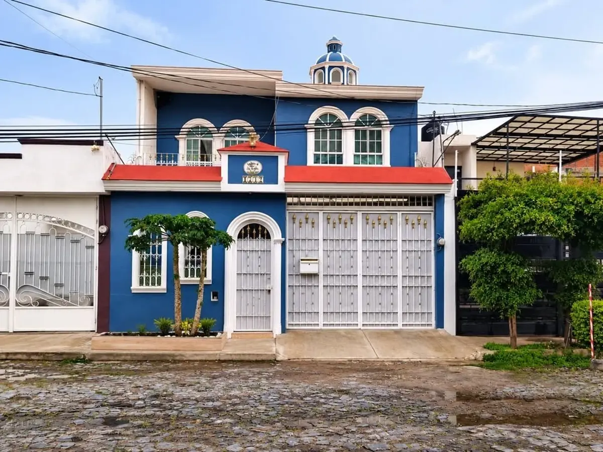 Casa en venta en Lomas del Vergel, Zapopan — foto 1 de 42