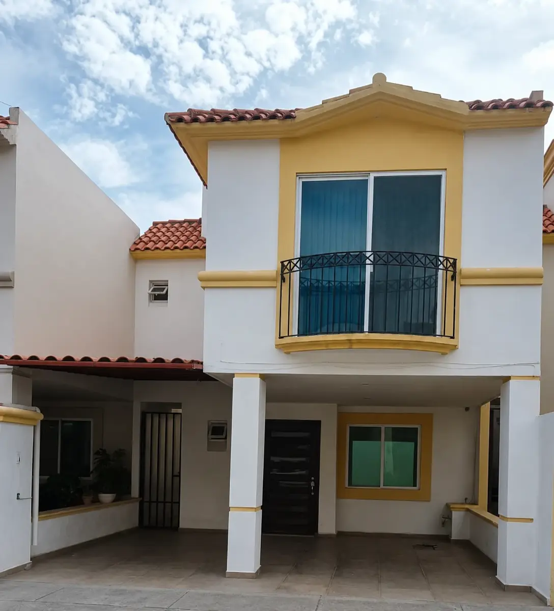 Casa en venta en Cerrada Altamira, Irapuato — foto 1 de 15