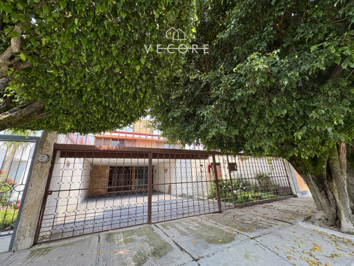 Casa en venta en Colomos Providencia, Guadalajara — foto 1 de 17