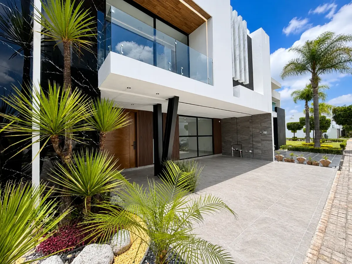 Casa en venta en Lomas de Angelópolis, San Andrés Cholula — foto 1 de 30