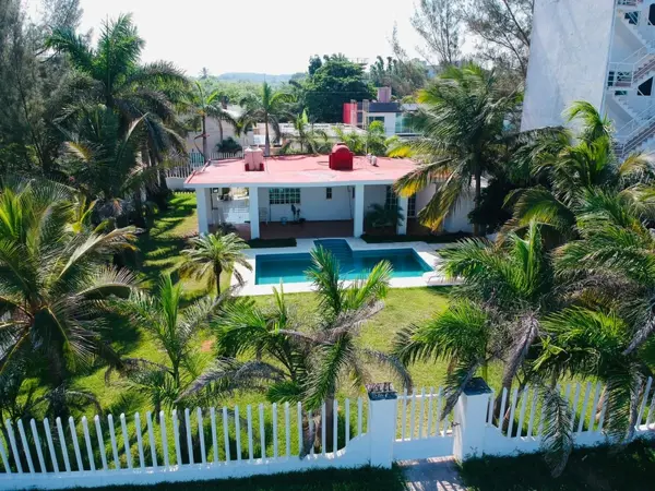 CASA EN RENTA (Playa Chachalacas, Ver)