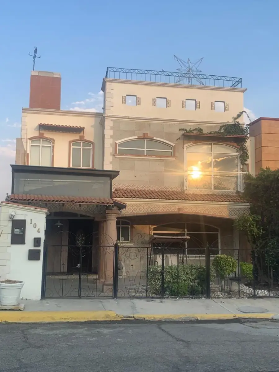 Casa en renta en La Moraleja, Pachuca de Soto — foto 1 de 44