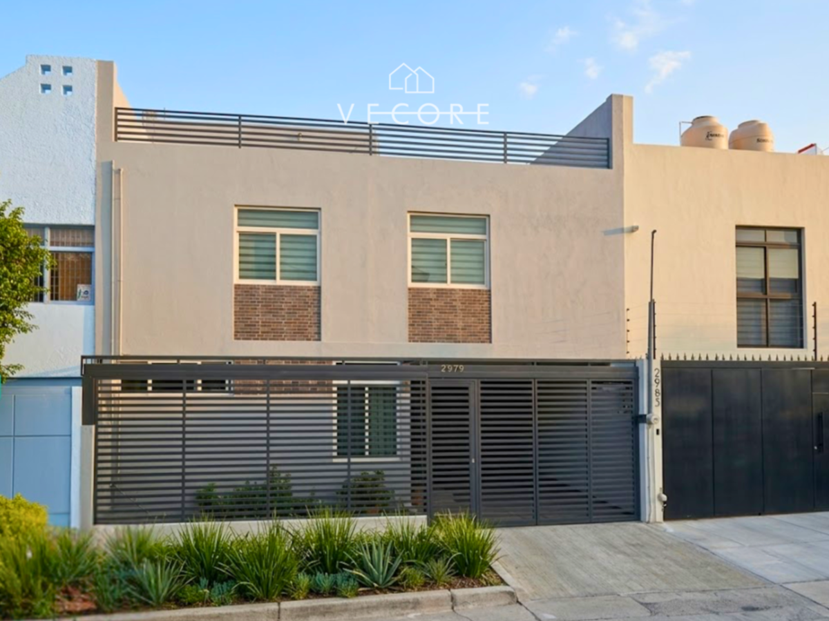 Casa en venta en Jardines del Bosque Centro, Guadalajara — foto 1 de 26