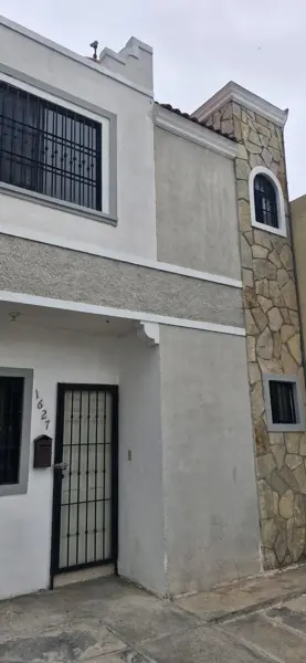 CASA EN RENTA REAL DEL VALLE, STA CATARINA , NL.