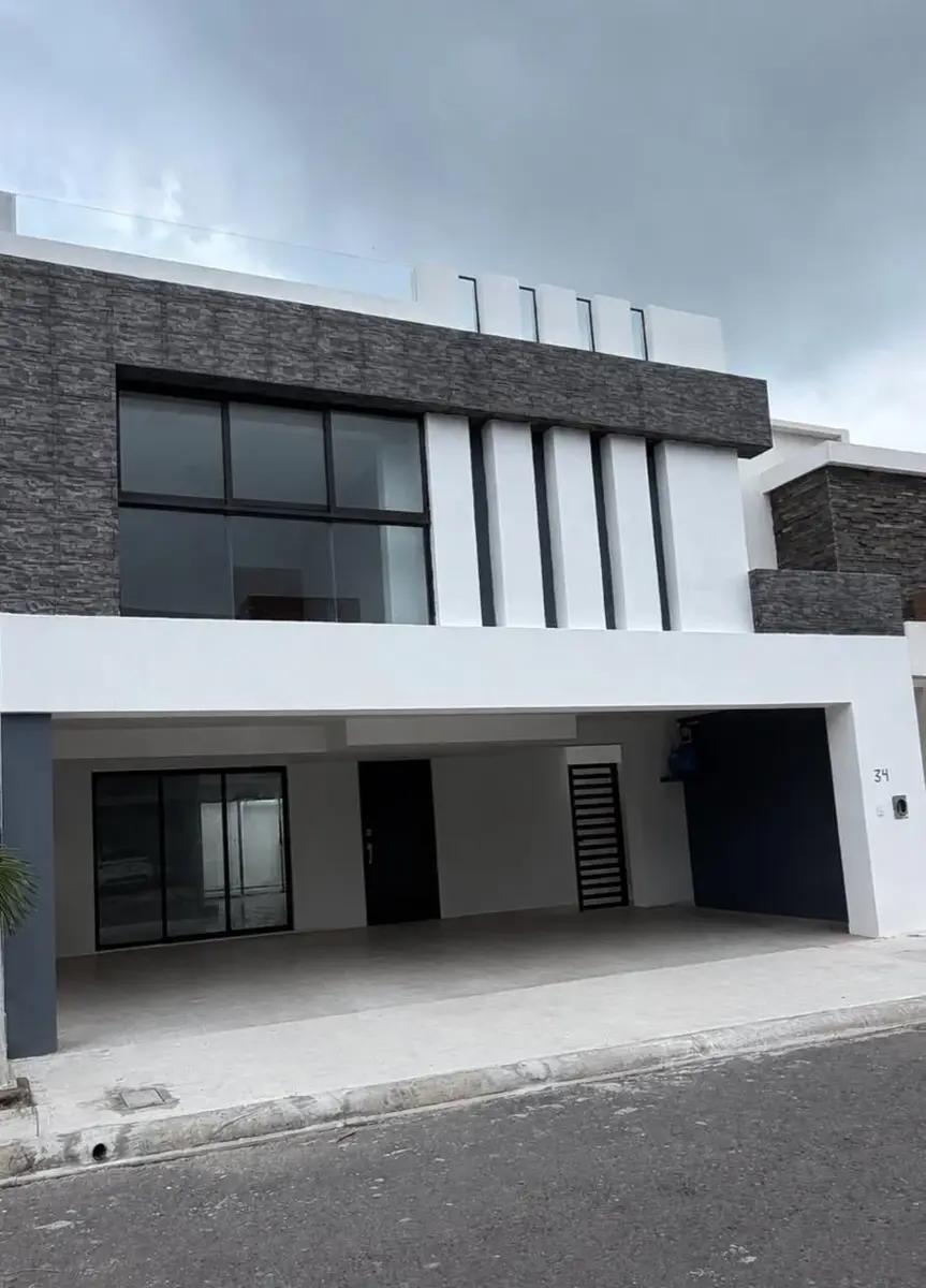Casa en venta en Lomas de la Rioja, Alvarado — foto 1 de 32