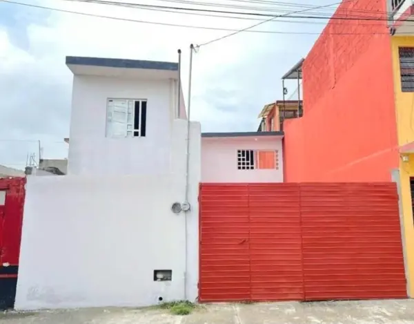 CASA EN VENTA (Col. Revolución)