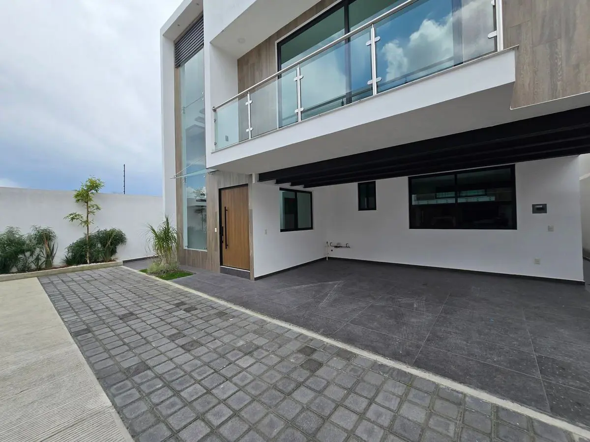 Casa en venta en Bosques de Metepec, Metepec — foto 1 de 50
