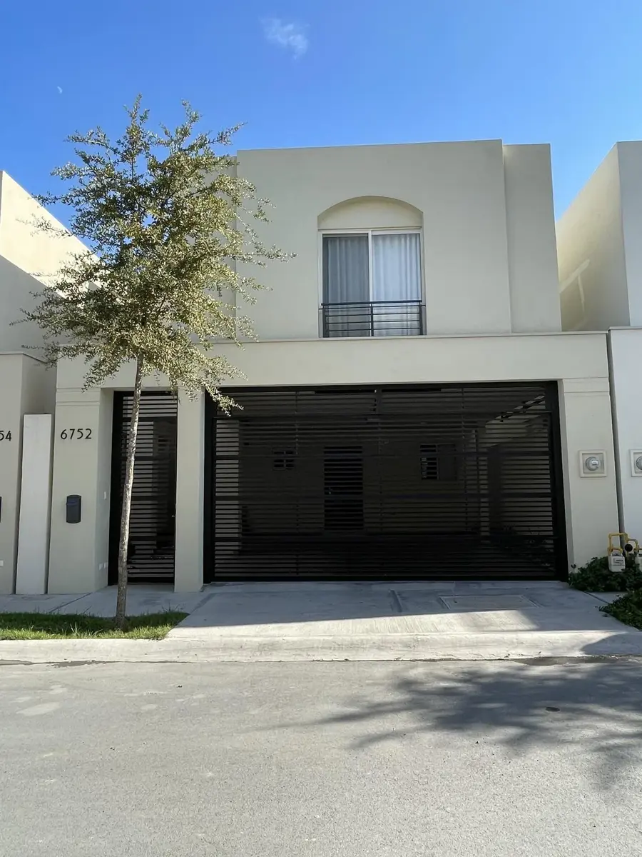 Casa en venta en Siete Colinas Sector Palatino, Guadalupe — foto 1 de 26