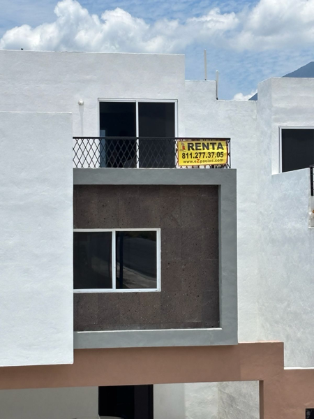 Casa en renta en Altavía, García — foto 2 de 43
