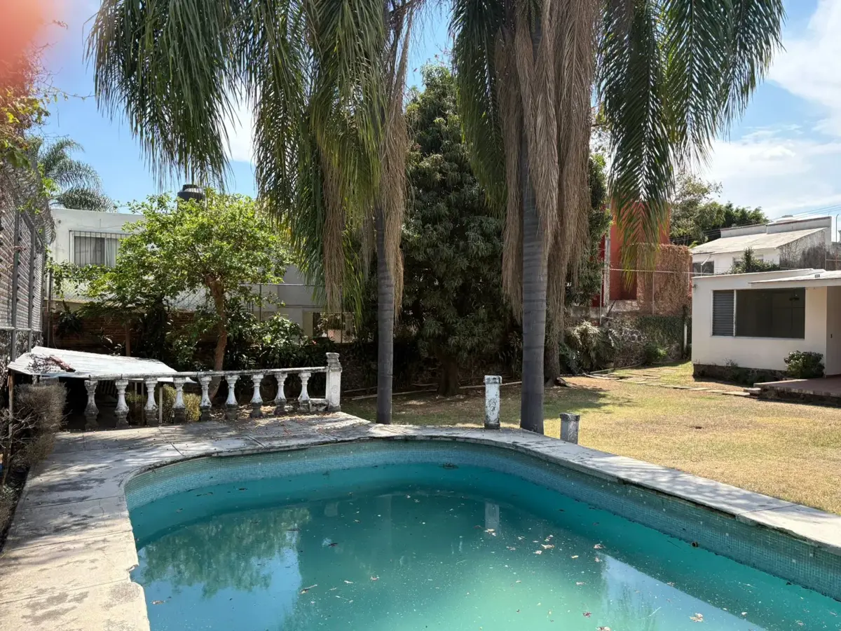 Casa en venta en Lomas del Mirador, Cuernavaca — foto 1 de 35