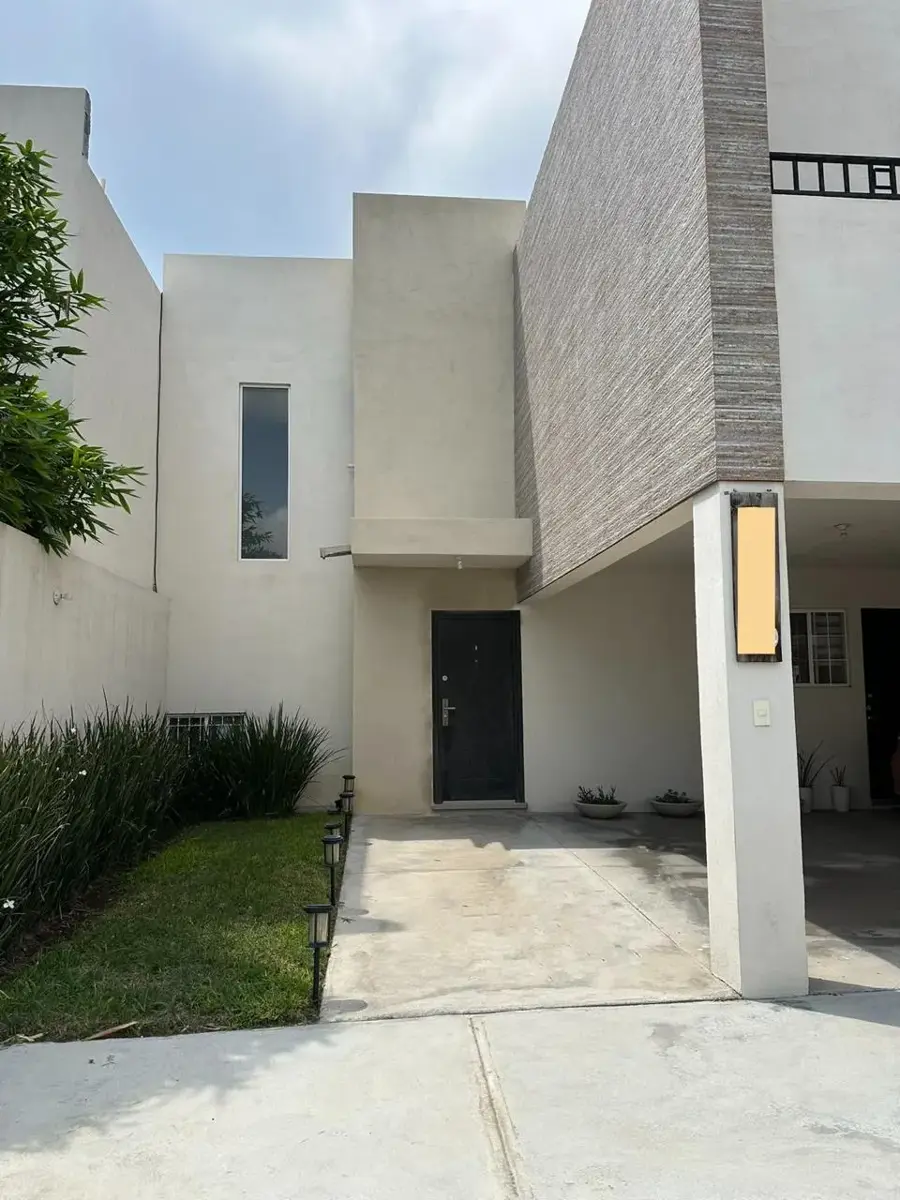 Casa en renta en Blanca Esthela, Ramos Arizpe — foto 1 de 17