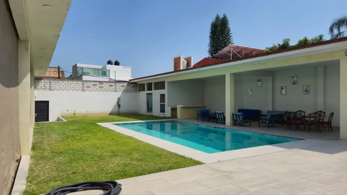 Casa en venta en Las Fincas, Jiutepec — foto 1 de 35
