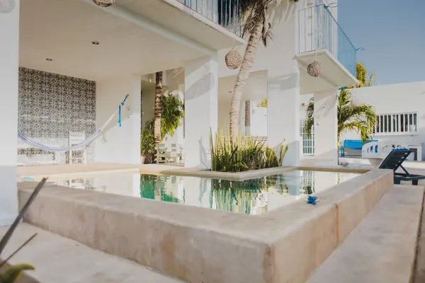 CASA EN LAS HERMOSAS PLAYAS DE CHELEM PUERTO, A POCOS METROS DEL MAR