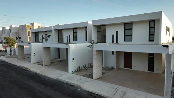 CASAS EN TEMOZON NORTE, ENTREGA INMEDIATA