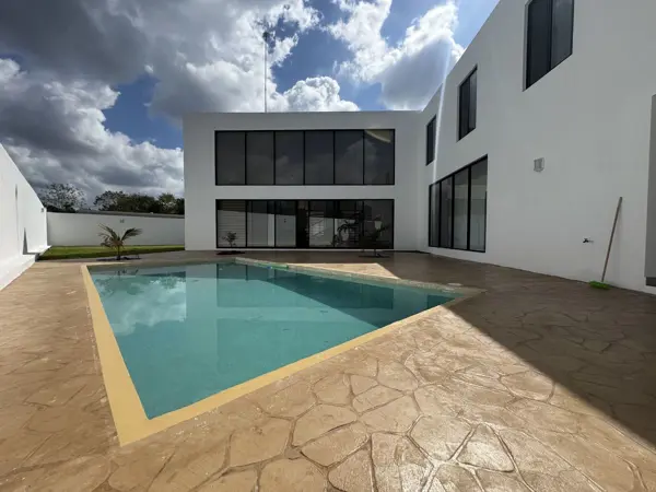 Casa en venta en Jardines de Rejoyada, Mérida — foto 2 de 31