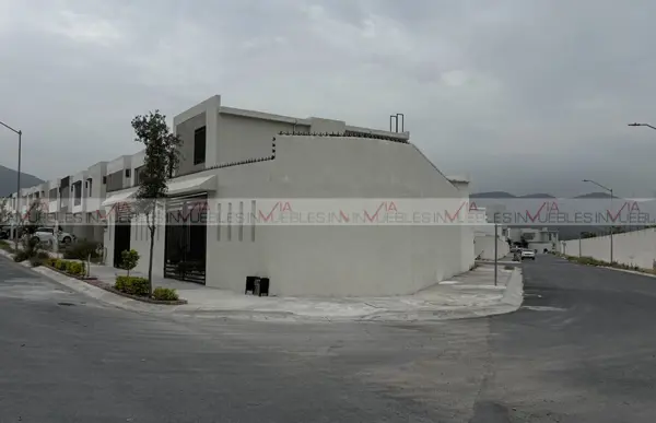 Casa en renta en Santa María, García — foto 3 de 32