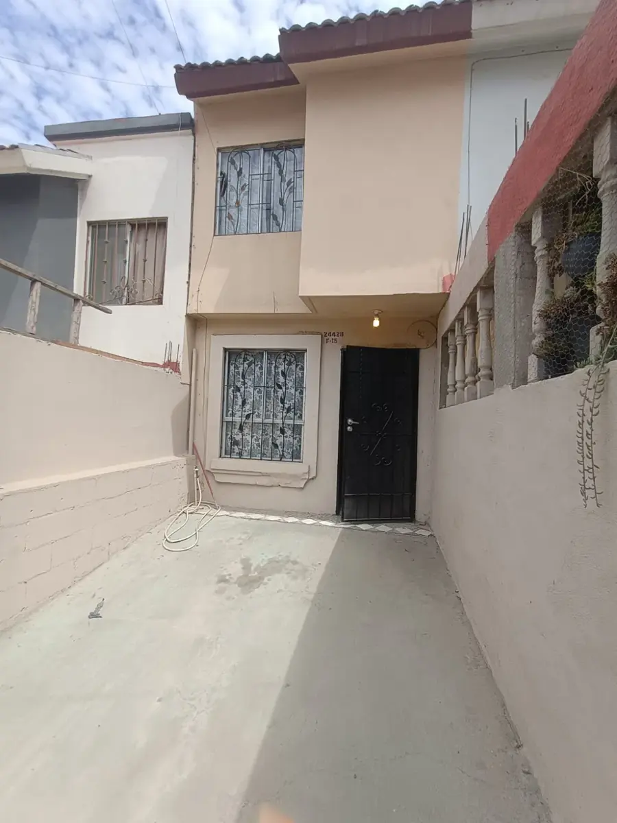 Casa en venta en Villa del Sol V, Tijuana — foto 1 de 12