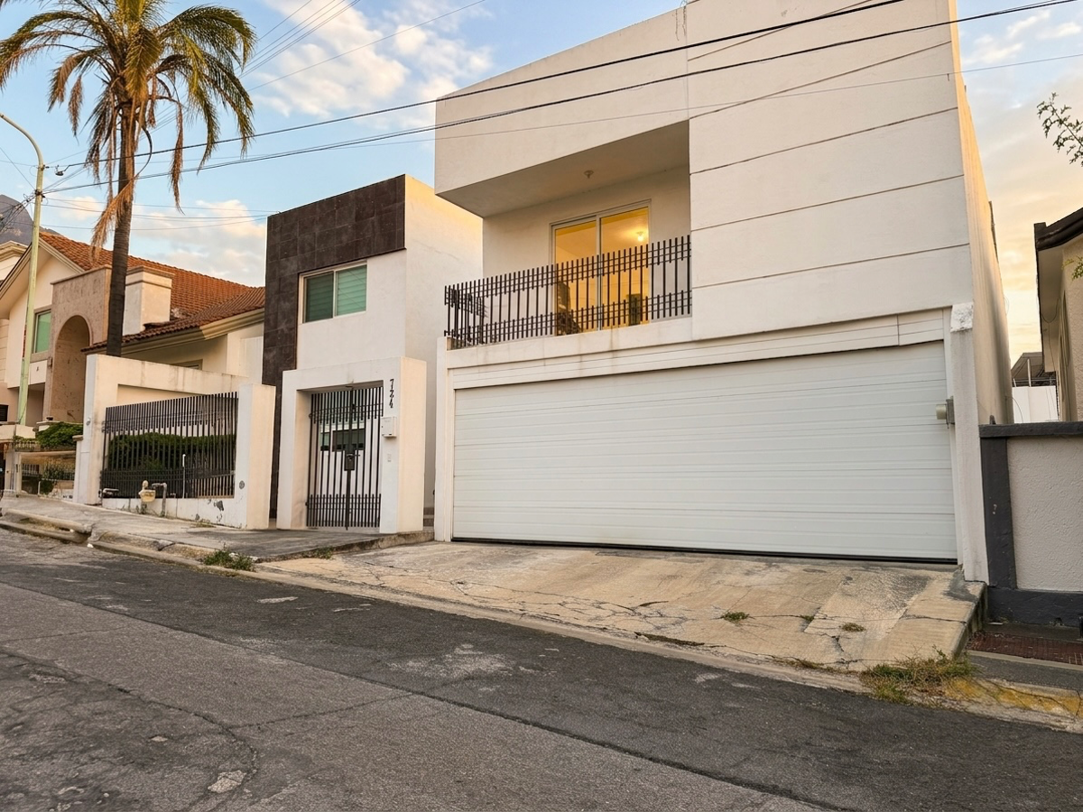 Casa en Venta en Contry la Silla, Guadalupe, Nuevo León Casa en Venta en Contry la Silla, Guadalupe, Nuevo León